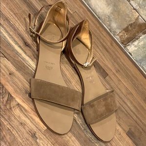 Vero Cuoio flat leather sandals ankle strap
